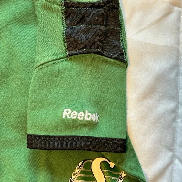 Saskatchewan Roughriders Reebok Baby Onsie - Picture 4 of 4